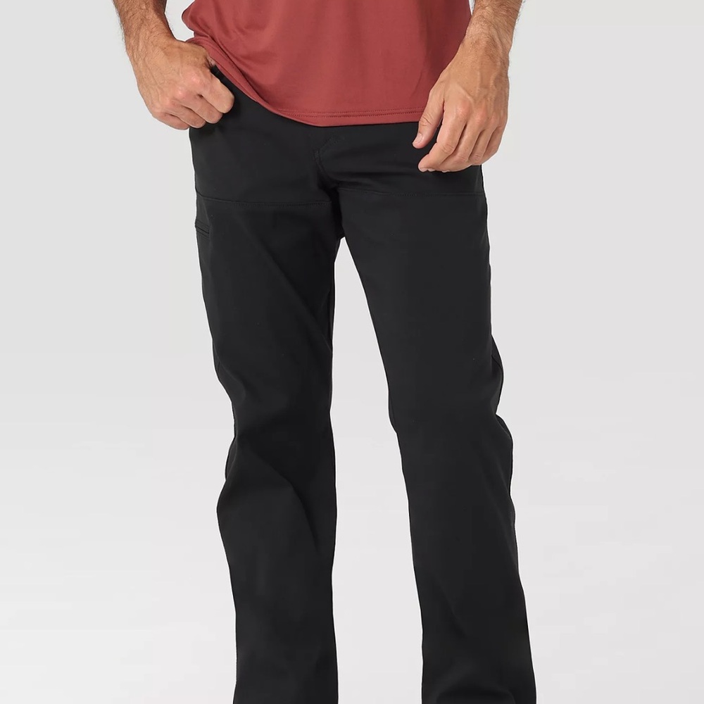 Wrangler ATG 30x30 Men's Black Cliff Side Utility Pant